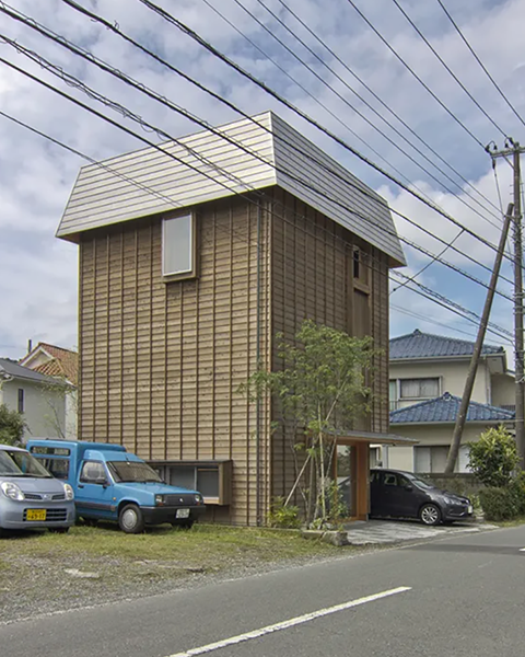 神奈川県三浦郡葉山町　2017年